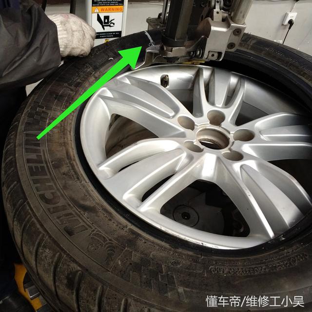 奥迪Q3修补一条扎钉轮胎就要80块，车主表示：补胎费用真有点贵！