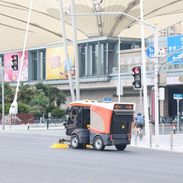 从“清道夫”到“城市美容师”！来看浦东道路保洁30多年里的大变化