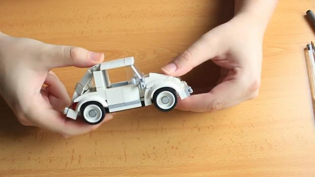 乐高玩具新玩法，教你学会如何组装一辆迷你甲壳虫汽车（图解）