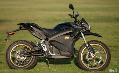 售价12.4万高性能电动摩托车Zero DSR试驾体验