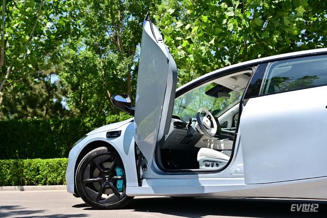 简单体验昊铂Hyper GT：30万级最酷的电动汽车，没有之一