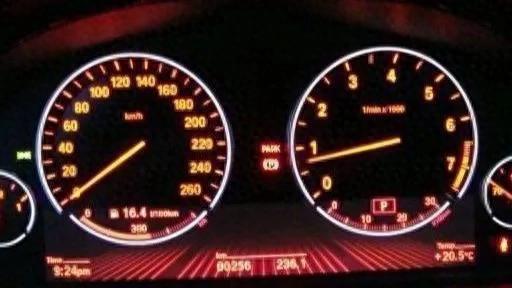 汽车仪表盘上显示的油耗真实么，油耗怎么来计算？开车习惯不同