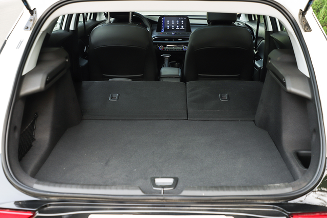 新款微蓝6：后备厢空间媲美SUV！它比卡罗拉双擎还省钱？