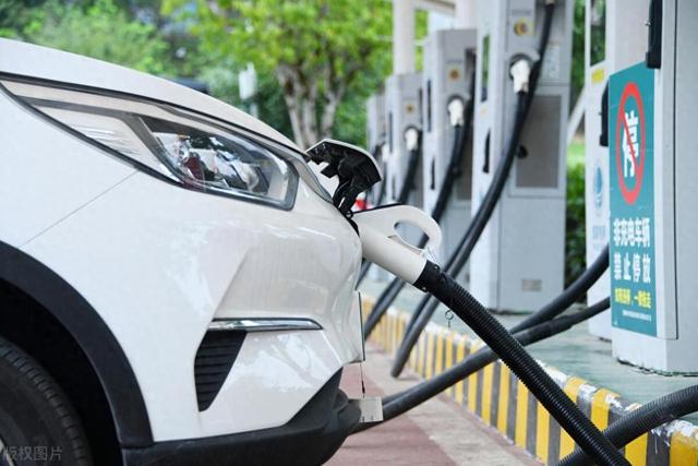 如何取得新能源汽车充电系统检测与维修证书？考证的流程是？