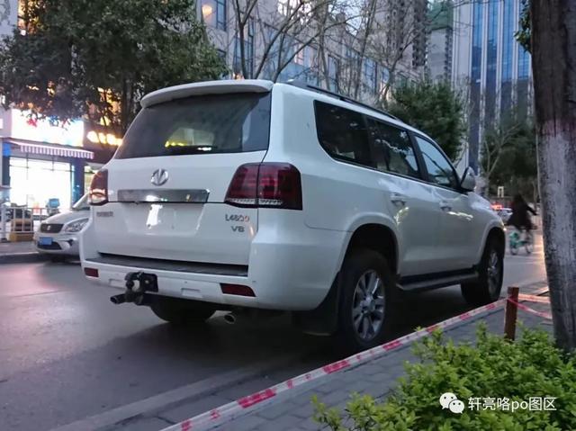 形似丰田陆巡 丨 大排量V8国产SUV——中国恒天L4600