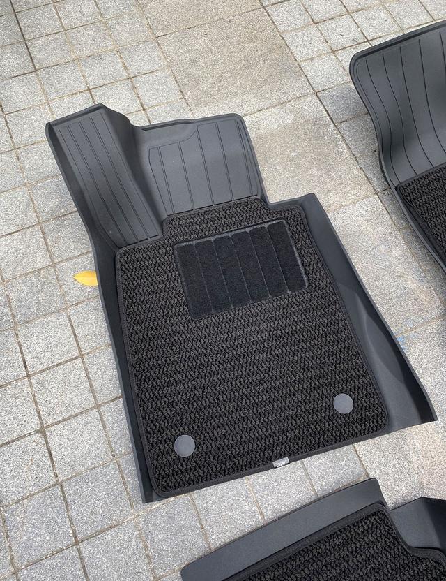 换掉大包围脚垫，是什么让宝马530LI车主选择3W脚垫？