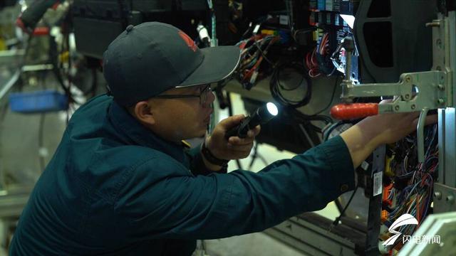 扎根一线19年，从电焊工到汽车电器专家 中国重汽调试电工贾相波的价值观