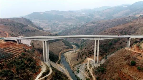 4月1日，云南这条高速公路将通车！收费标准公布