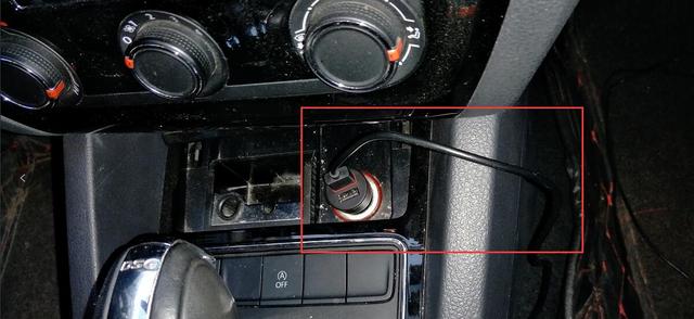 如何自己安装前后双录的行车记录仪？