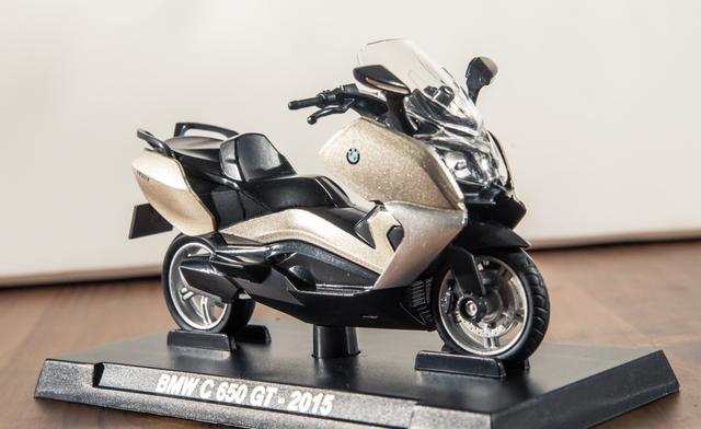 值得收藏经典BMW 1：24摩托车模型