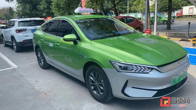 绿色低碳！自贡首辆新能源巡游出租车亮相街头