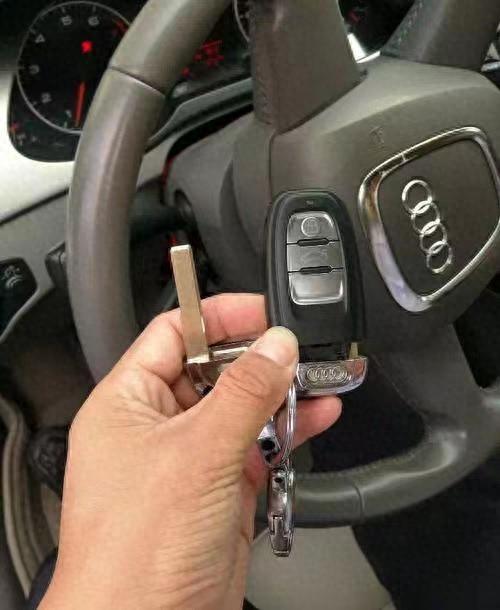 汽车配钥匙多少钱
