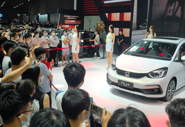 2023重庆国际车展现场：抢先知道最新汽车价格！