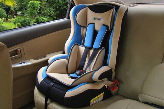 儿童乘车，专用安全座椅为何必不可少？三大原因不可不知