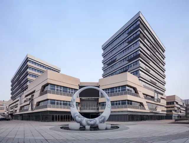 南京天益国际汽车城，以汽车为主题的大型综合体设计