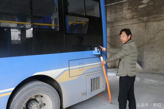 贵州德江：首批建成的充电桩正式运营