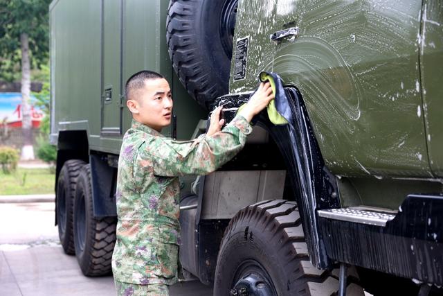 郑州联勤保障中心某部 狠抓车辆维护保养提升装备保障能力