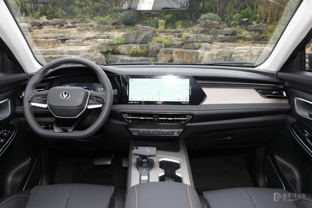 10万就能享受7座SUV 体验第二代长安X7PLUS