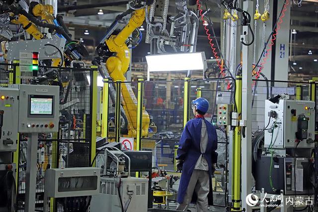 内蒙古鄂尔多斯：汽车“制造”迈向“智造” 激活高质量发展新引擎