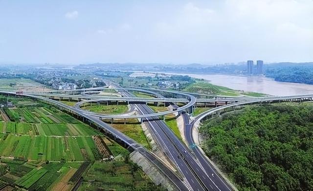 四川省乐山市发展蓝图：加快撤县设区设县，打造区域中心城市。