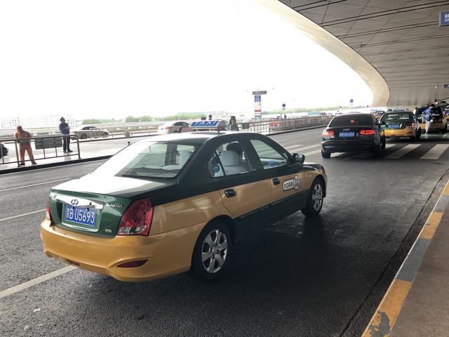 又到出租汽车“换新”时 北京西安成都“的士”升级换代观察