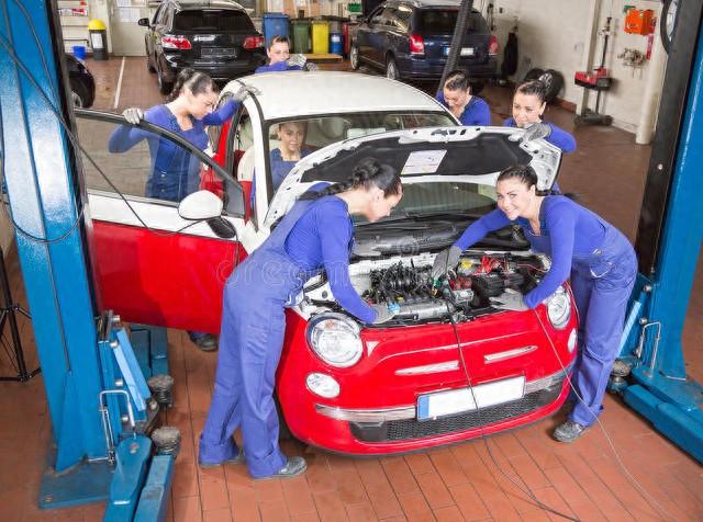 如何考取汽车维修工证书：发展方向、就业前景