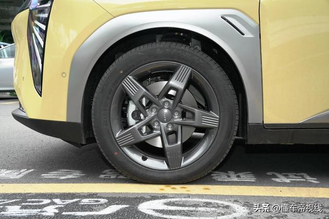 新车｜配置调整，售17.98万元起，广汽埃安AION Y PLUS新增车型上市