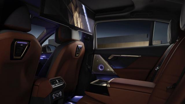 全新BMW 5系油电齐发：越级产品体验成为核心竞争力