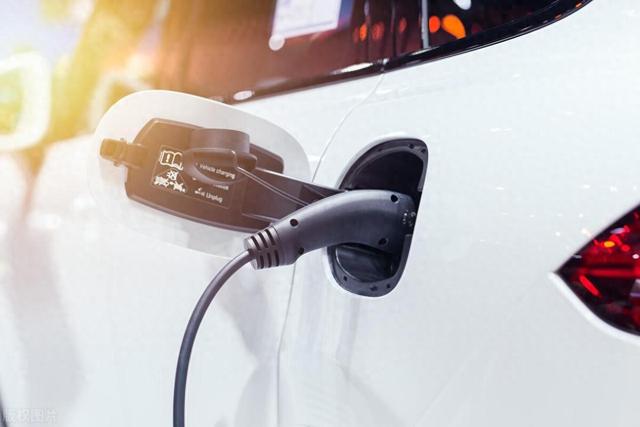 新能源汽车用6平方的电线足够吗？电动汽车家用充电线几平方