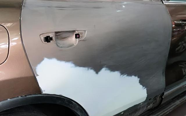 科普贴：汽车划痕补漆，为什么要整块汽车漆喷漆