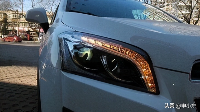 汽车卤素灯与LED大灯哪个更好，教你如何选择？