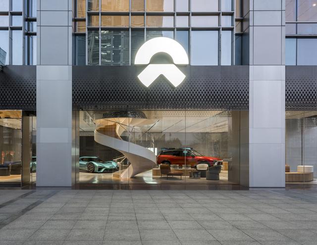 颠覆传统的汽车展厅——蔚来汽车北京旗舰店NIO House设计赏析