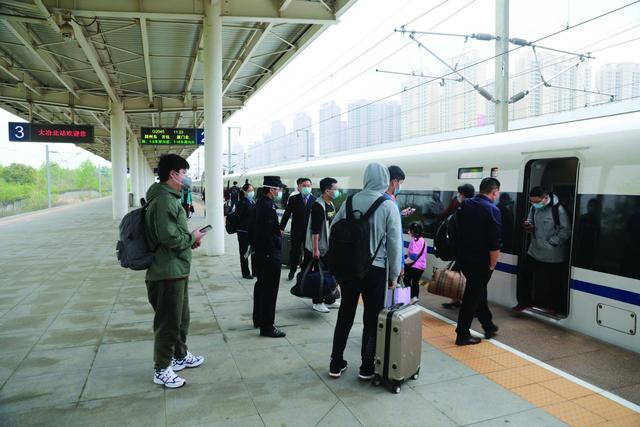 高铁站正式解封 大冶北站日发送4趟帮助市民出行