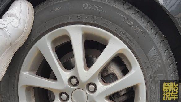 修理店为什么都会给轮胎打2.5bar