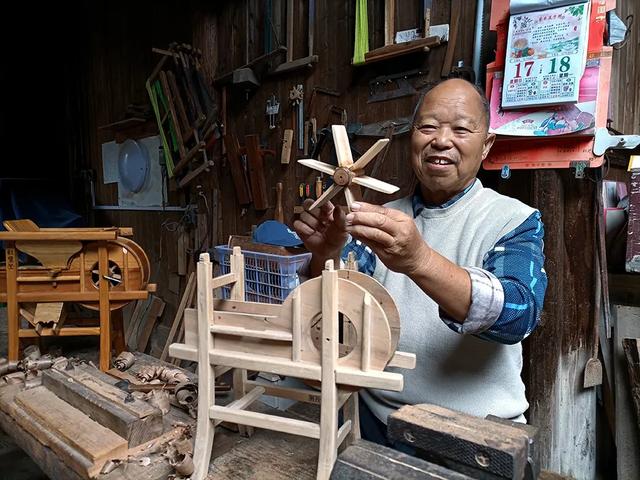 江西万载：老木匠的新创意