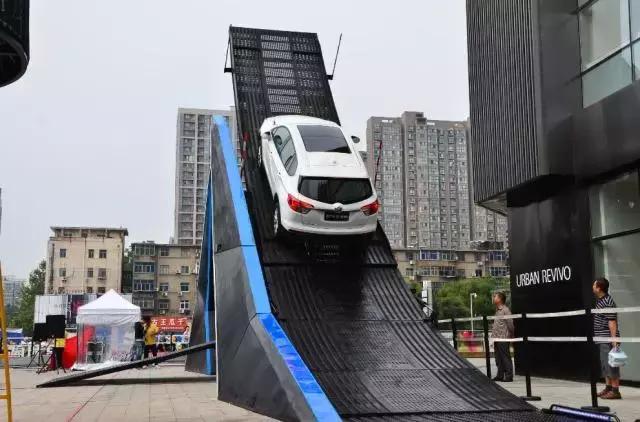 城市SUV就不能爬坡？这台昂科威竟然敢向一切硬派越野车叫板！