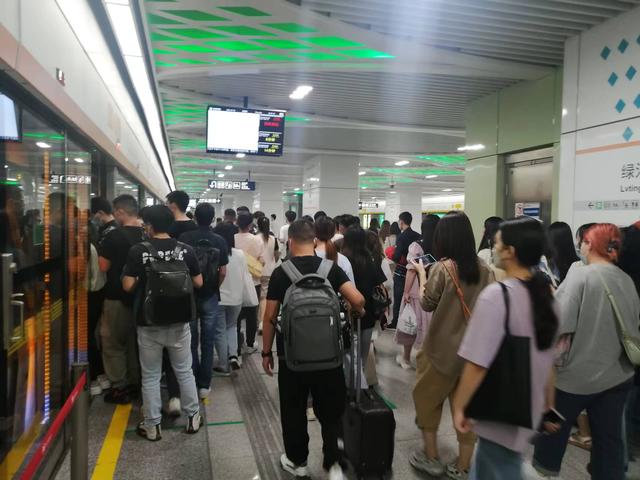 从临安城区到杭州火车西站，地铁和公交要多久？