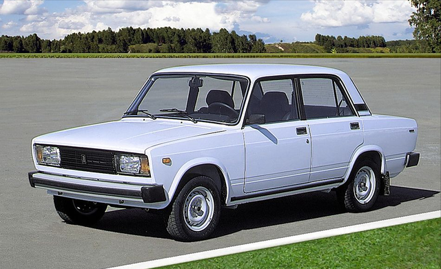 80年代中期进入国内的苏联轿车——拉达2105