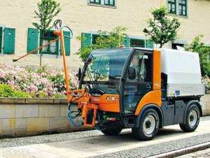 小型牵引汽车_能扫雪能浇花还能装垃圾，这是我见过最实用的市政专用小卡车