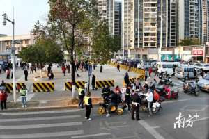 道安汽车音响(连州道路交通安全劝导进村（居），“铺”就一条安全路)