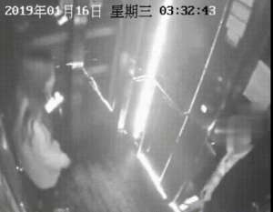 美女被打阴部(杭州姑娘酒吧连遭“咸猪手”，去理论时竟被打一巴掌)