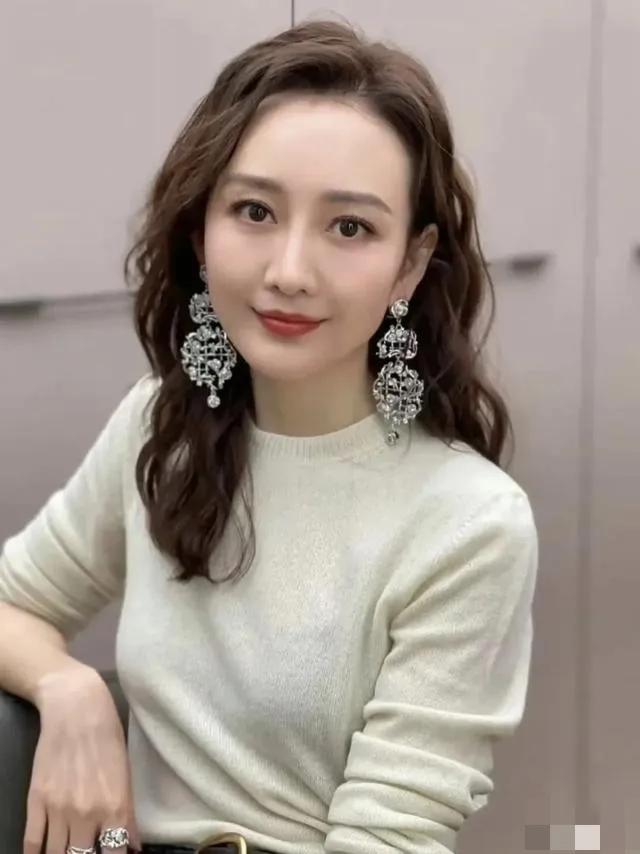 王欧产后状态绝美,网友直呼:“美女中的美女!”