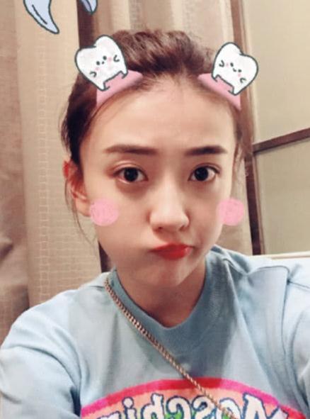 梁洁“狠心”减掉长发,齐耳短“撞脸”赵丽颖,网友:图4太像!