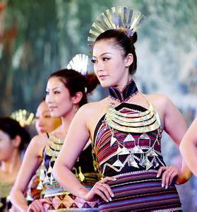 56个民族,56个美女,太美了