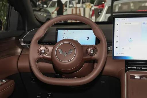 大五座SUV不到10万,轴距2米8,解析五菱星光S PHEV