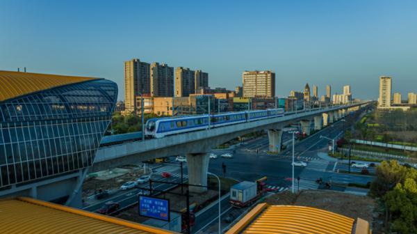 台风登陆地点有变!浙江多条公交线路全线停运