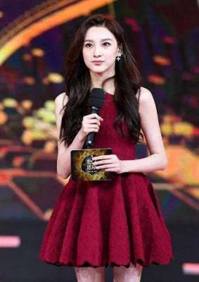 李蕊美女(十大当红体育女主播全都是魔鬼身材的性感大美女)