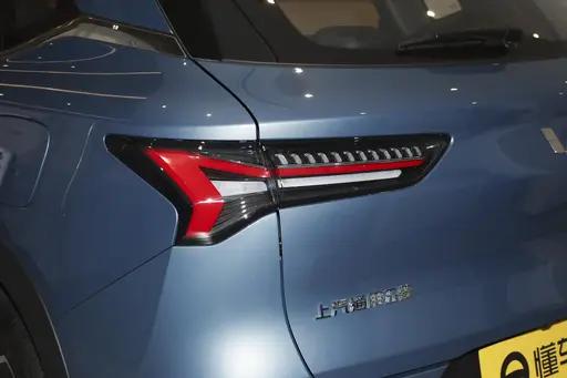 大五座SUV不到10万,轴距2米8,解析五菱星光S PHEV
