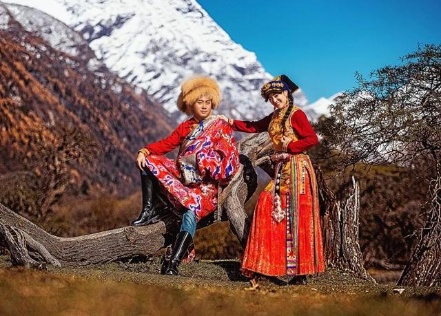 网红嘉绒姐姐怀二胎!大女儿才1岁,央视曾赞其是高原最美格桑花