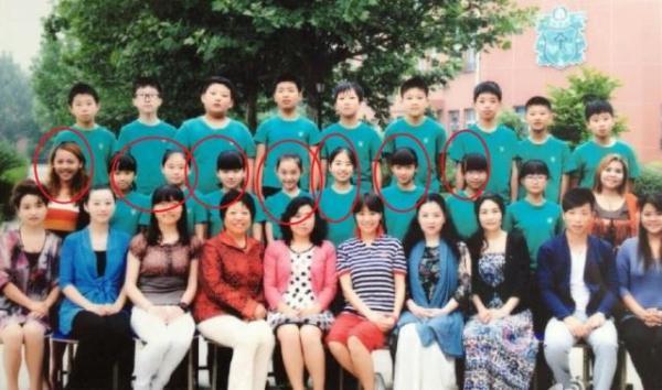 蒋依依长相清纯,6岁开始拍戏,同班全是帅哥美女